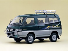 Mitsubishi Delica Star Wagon 1989 modèle